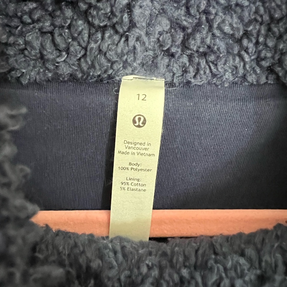 Lululemon Plush Sherpa Fleece Pullover – Size 12 (Navy Blue) - Picture 4 of 4